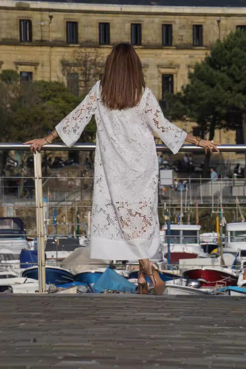 Isabella | Elegant Flowing Lace Dress