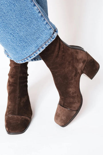 SQUARE TOE HEELED BOOTS |