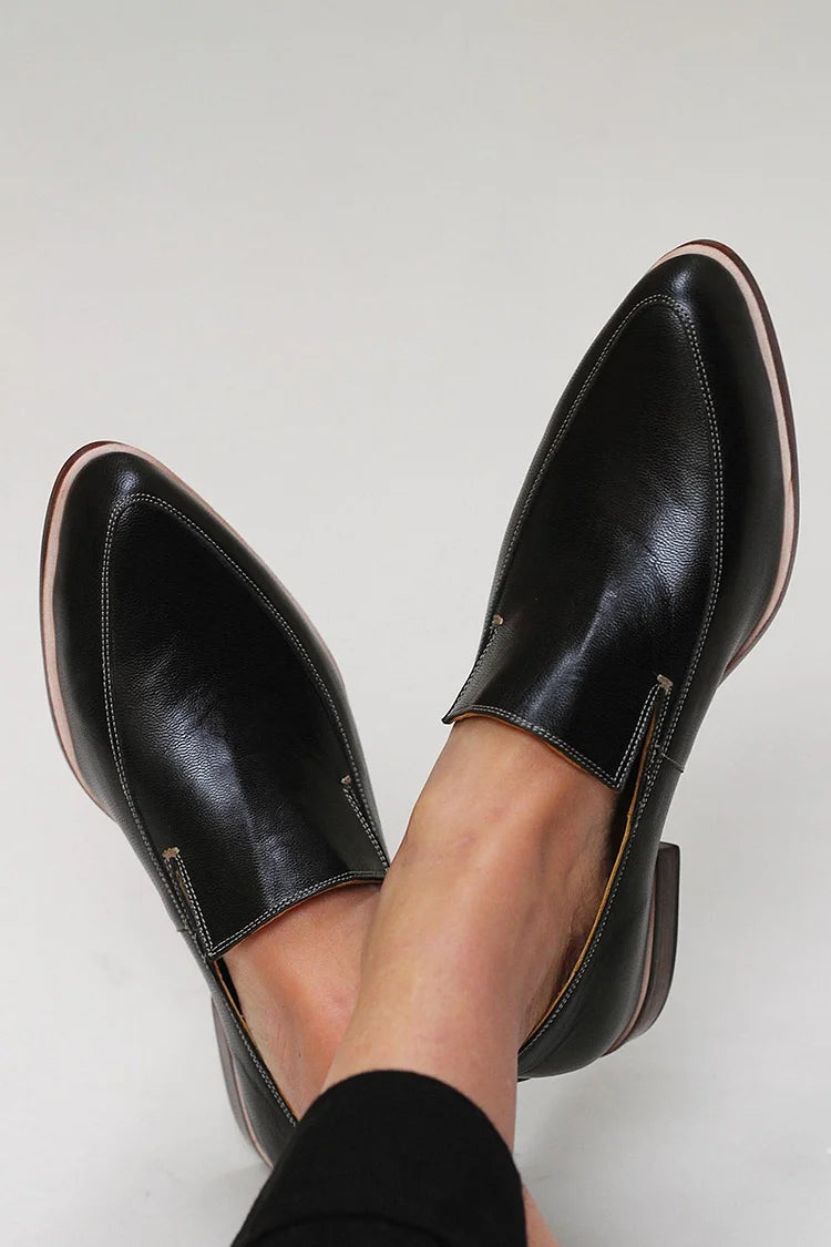 ELEGANT MINIMALIST LOAFERS |