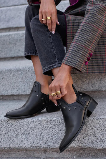 ANKLE BOOT WITH STAR DETAILS |