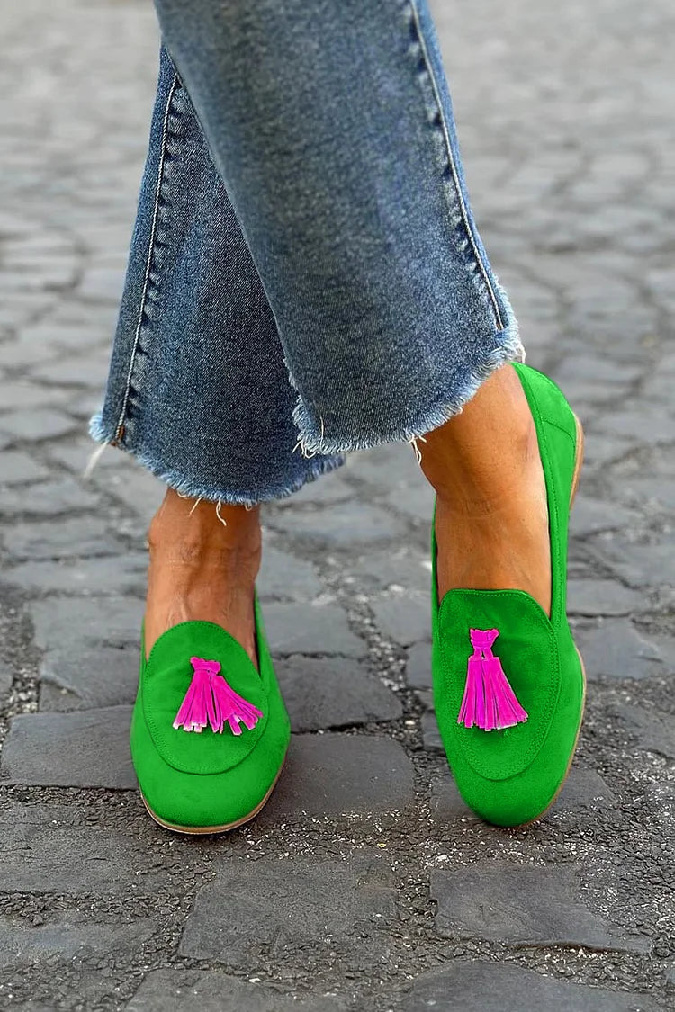 GREEN LOAFER WITH FUCHSIA TASSEL |