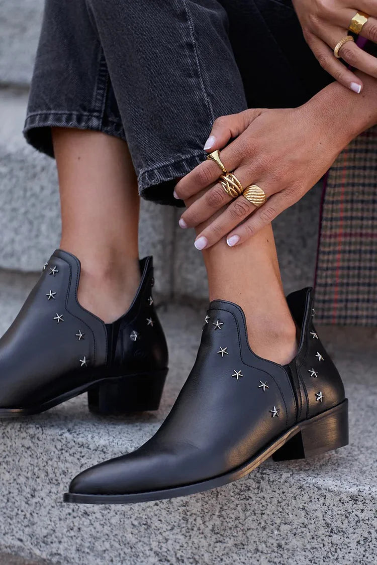 ANKLE BOOT WITH STAR DETAILS |