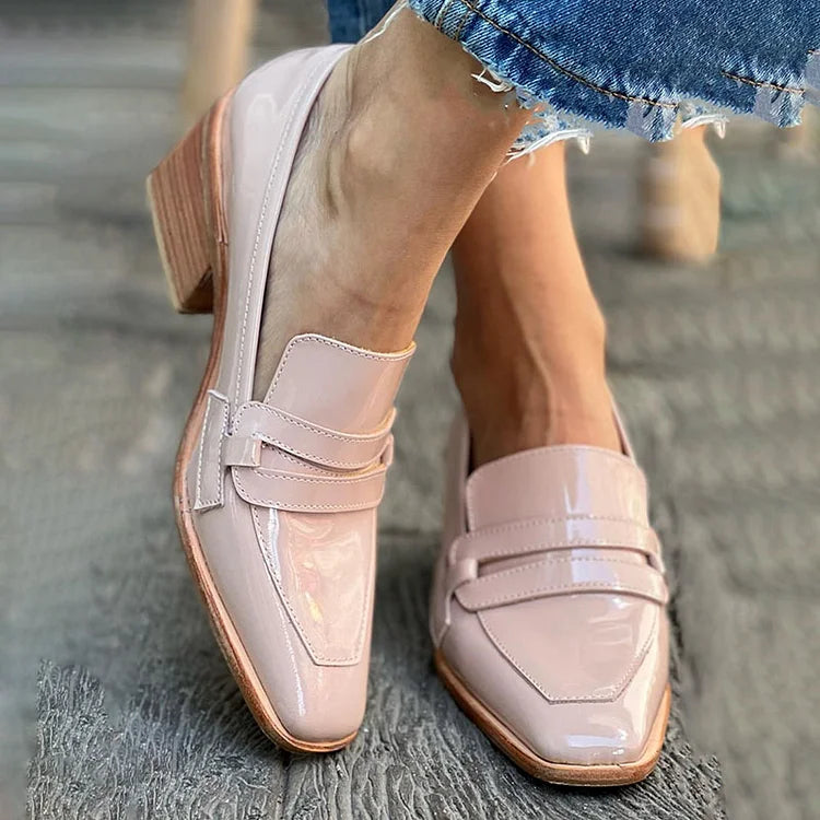 SHINY WIDE HEEL LOAFERS |