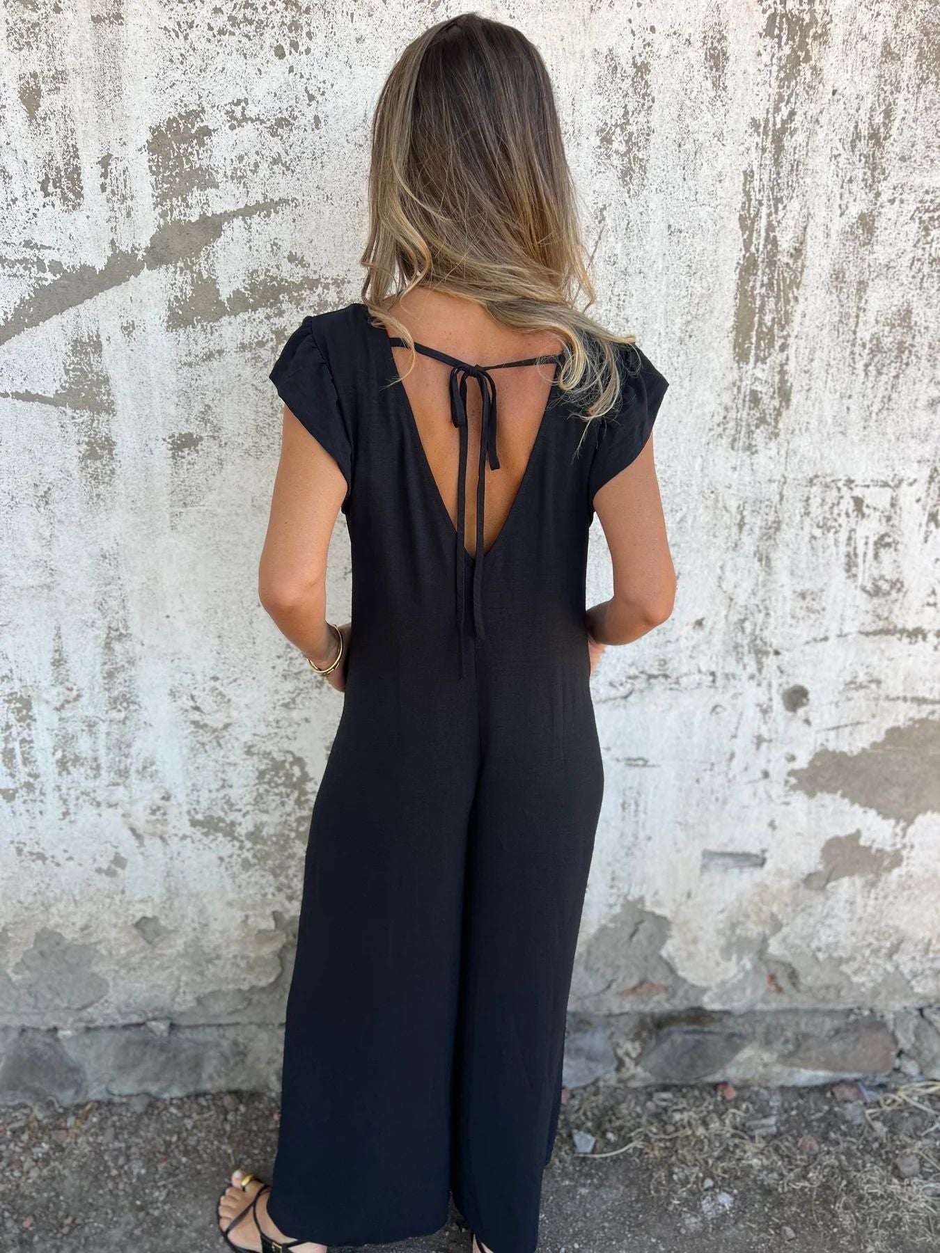 Linda | Leopard Print V-Neck Jumpsuit With Front Pockets