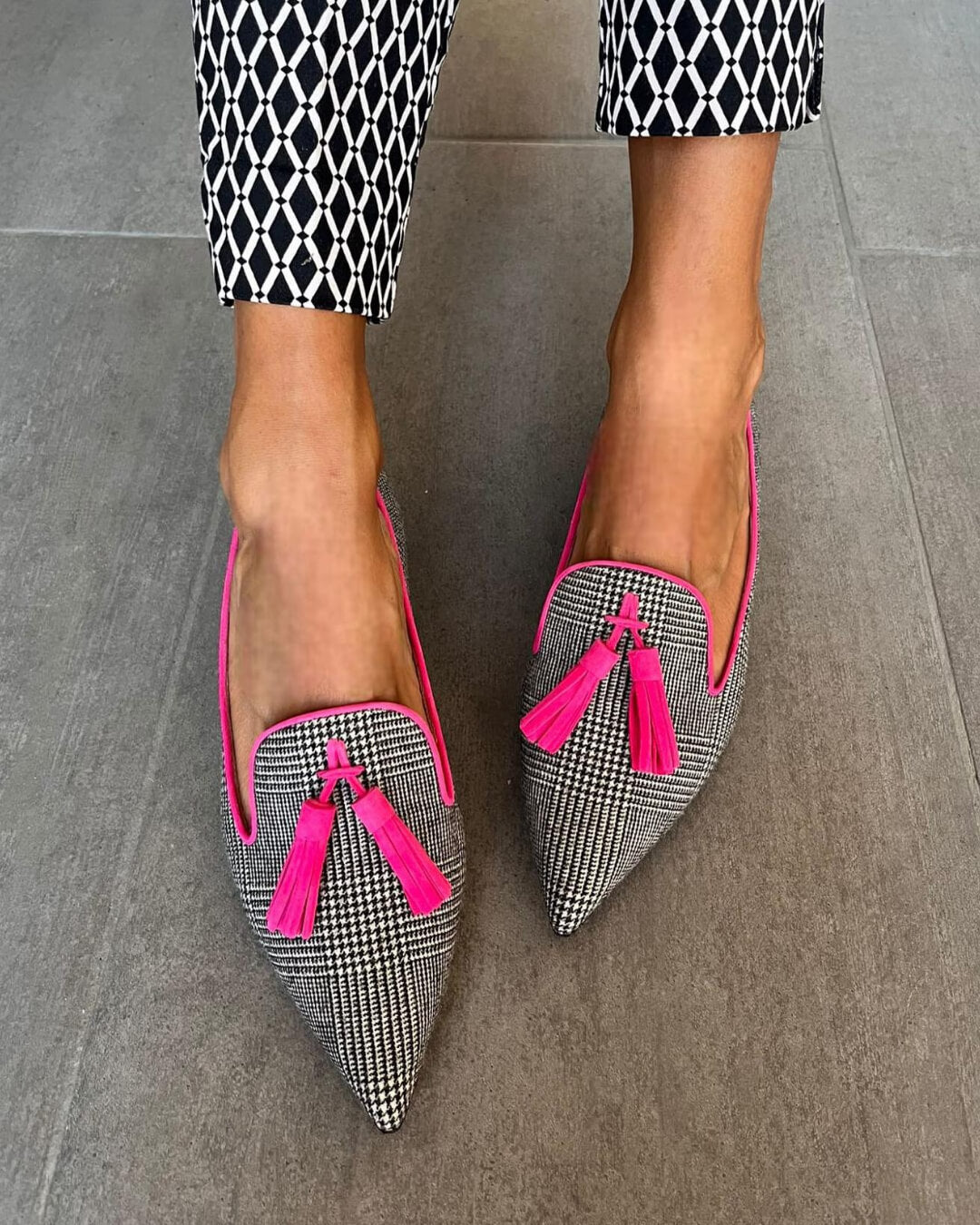 POINTED LOAFER WITH FLUO FRINGES |