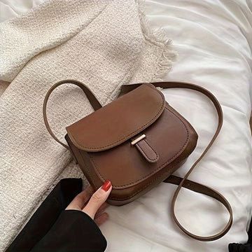 Sophia Vintage Charm | Chic Saddle Crossbody Bag