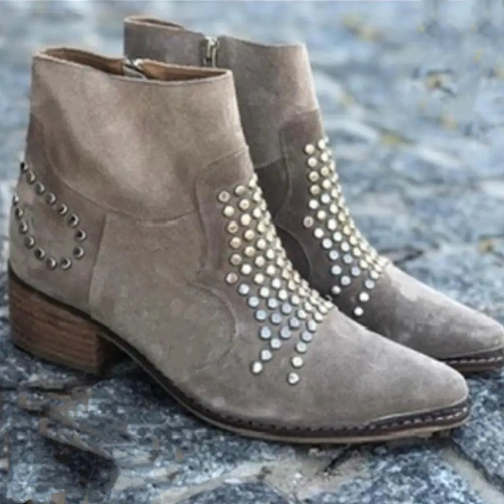 ANKLE BOOTS WITH STUDS |