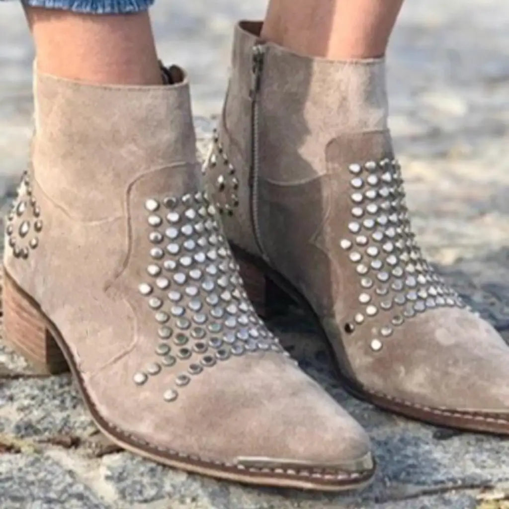 ANKLE BOOTS WITH STUDS |