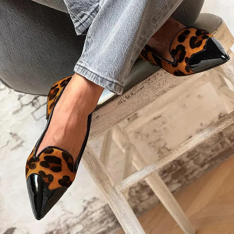 REFINED ANIMAL PRINT BALLET FLATS |