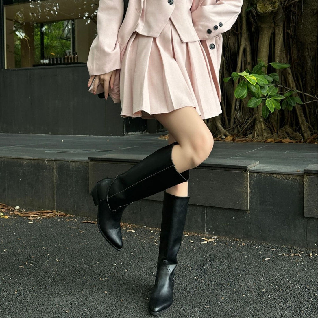 AURA | Sleek High-Rise Boots