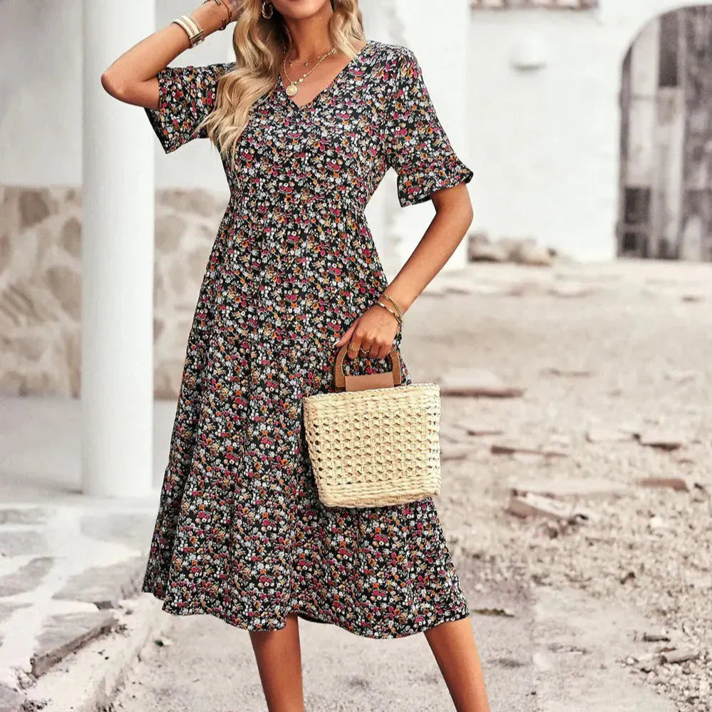 Layla | Chic V-Neck Floral Dress