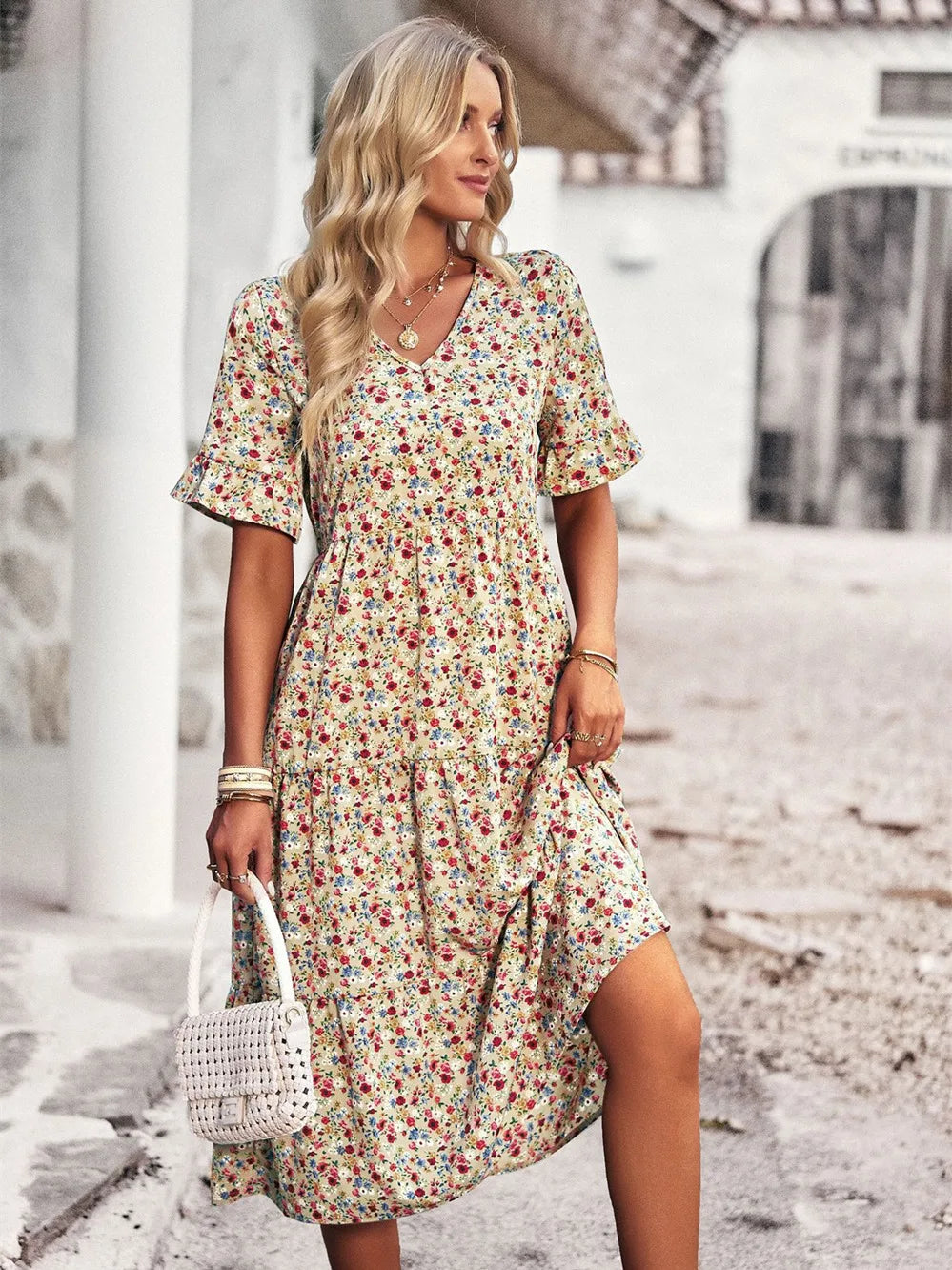 Layla | Chic V-Neck Floral Dress