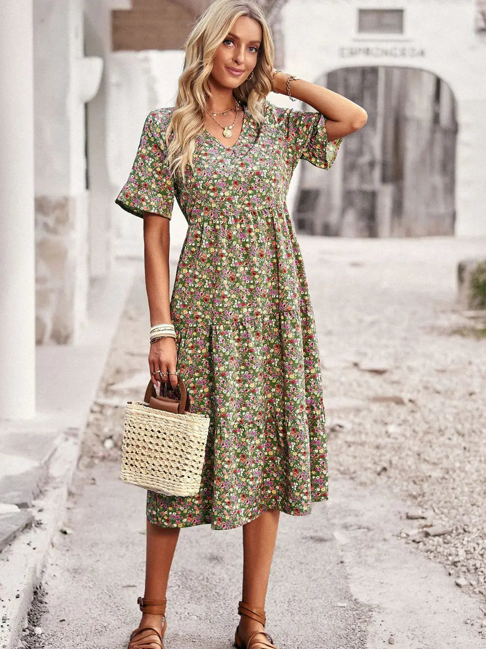 Layla | Chic V-Neck Floral Dress