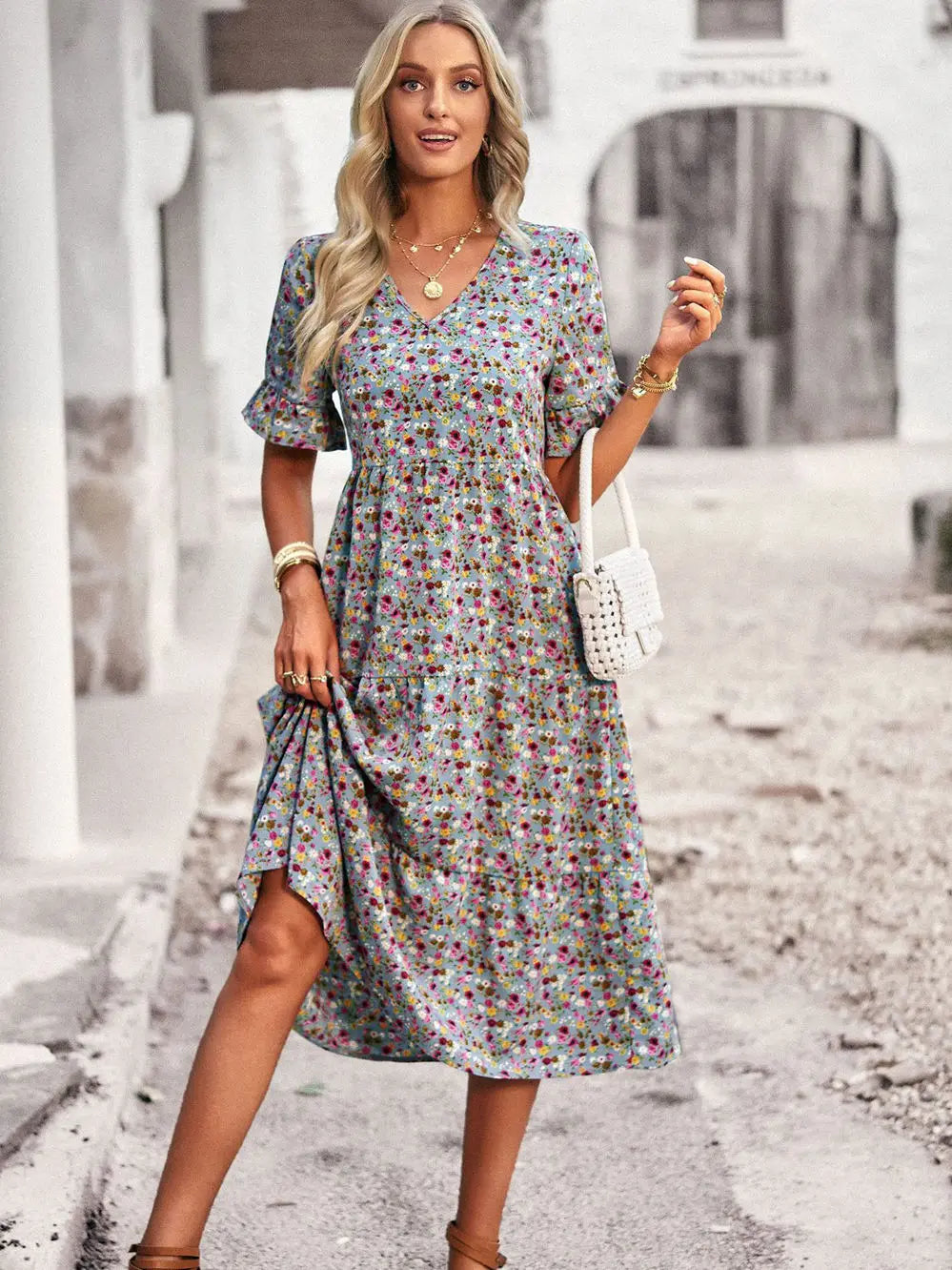 Layla | Chic V-Neck Floral Dress