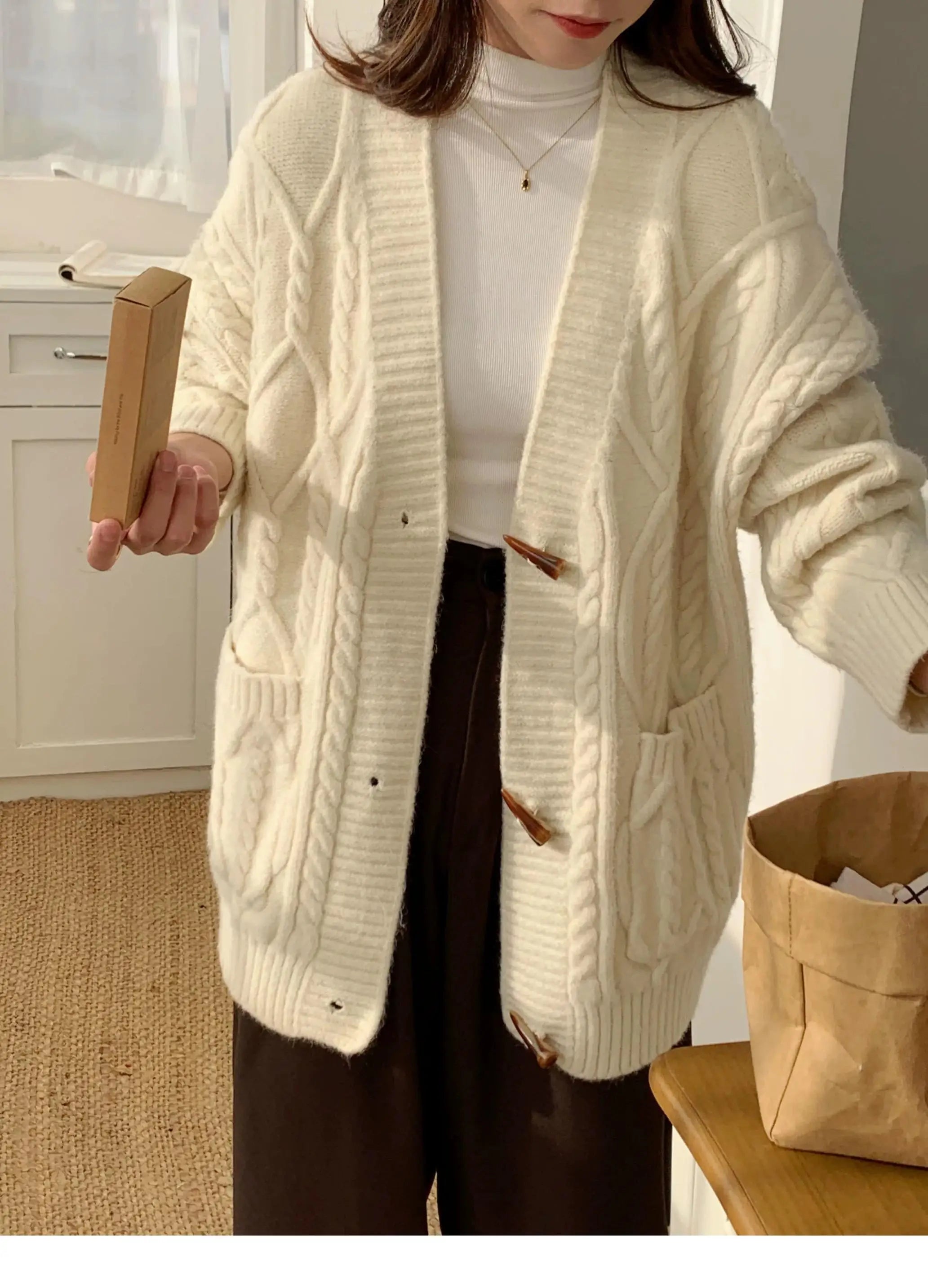 Elira | Cozy V-Neck Button Cardigan