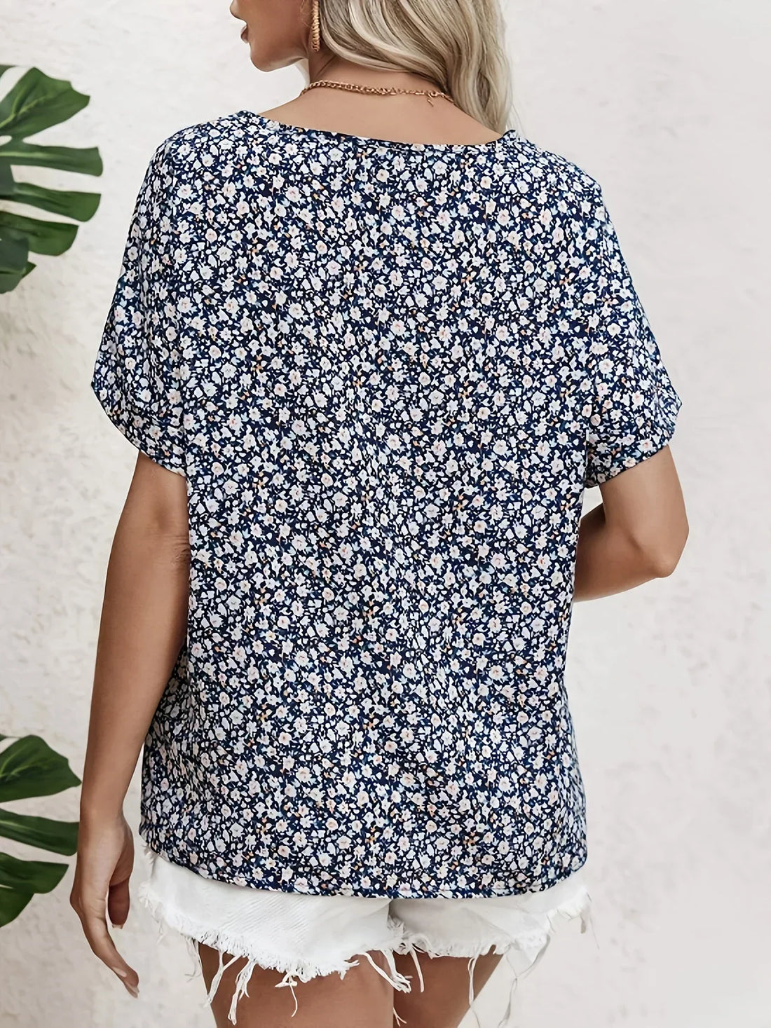 Emily | Elegant Floral Pattern Top
