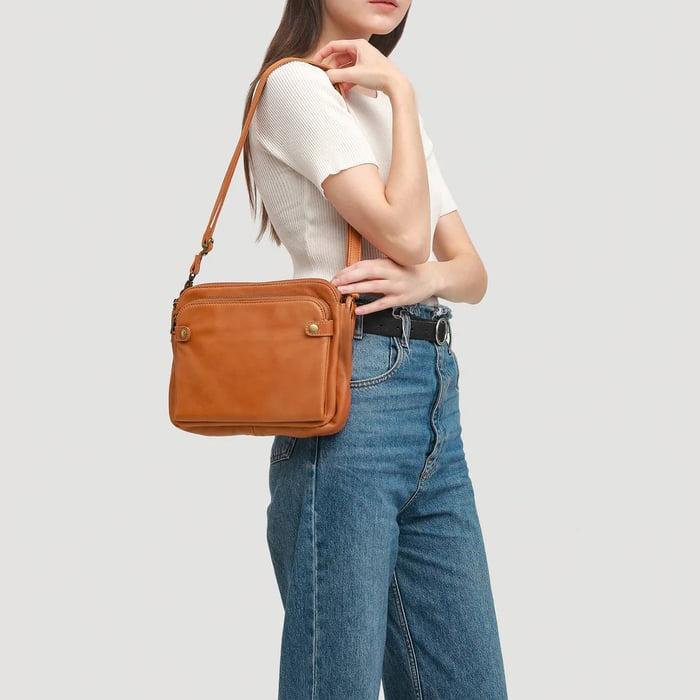 Aria Classic Shoulder Bag | Masterpiece Edition