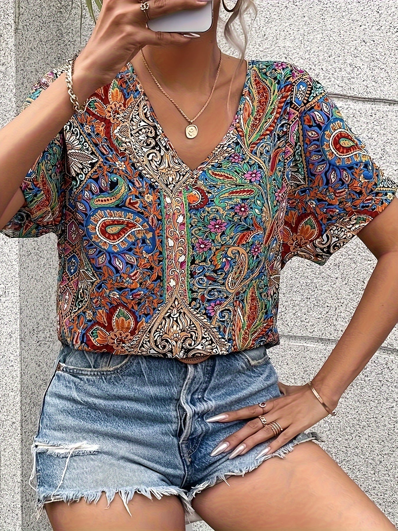 Chic SARA V-Neck Blouse for Effortless Style |