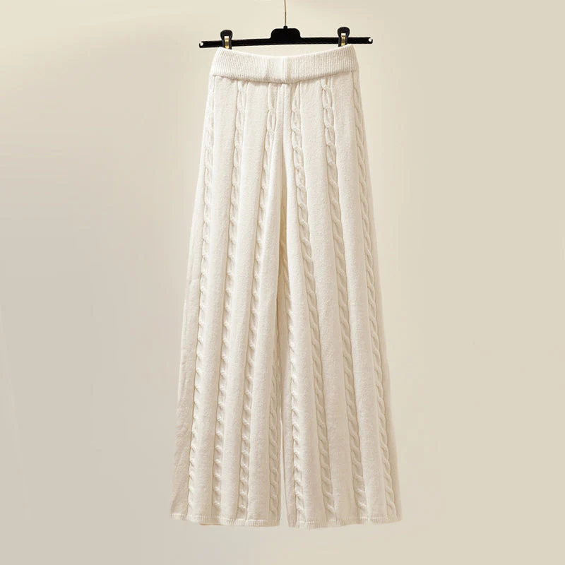 Charlotte | Comfortable and Cozy Knitting Set