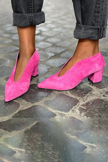 ELEGANT BLOCK HEEL PUMPS |